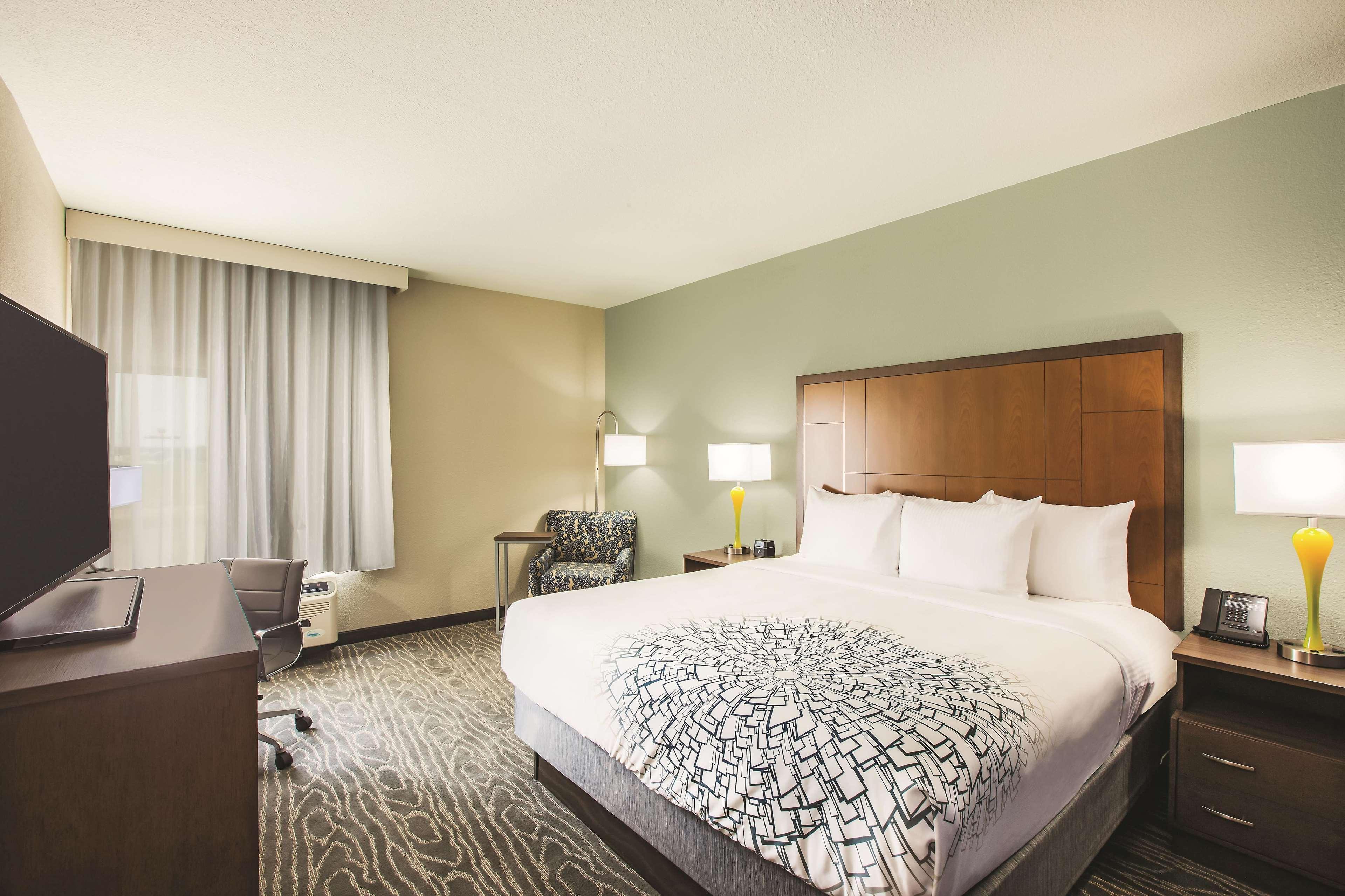 La Quinta By Wyndham Northeast Hotel
